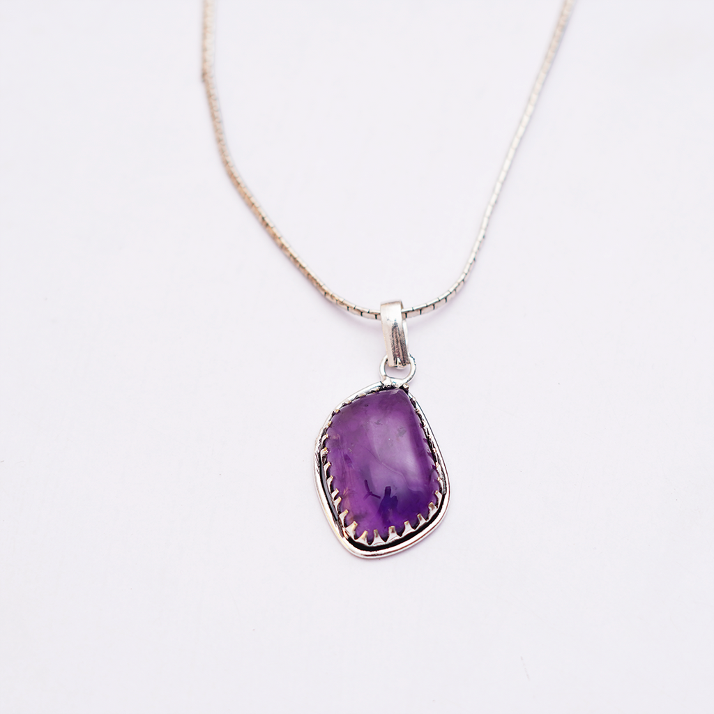 Natural Amethyst Pendant | प्राकृतिक जामुनिया