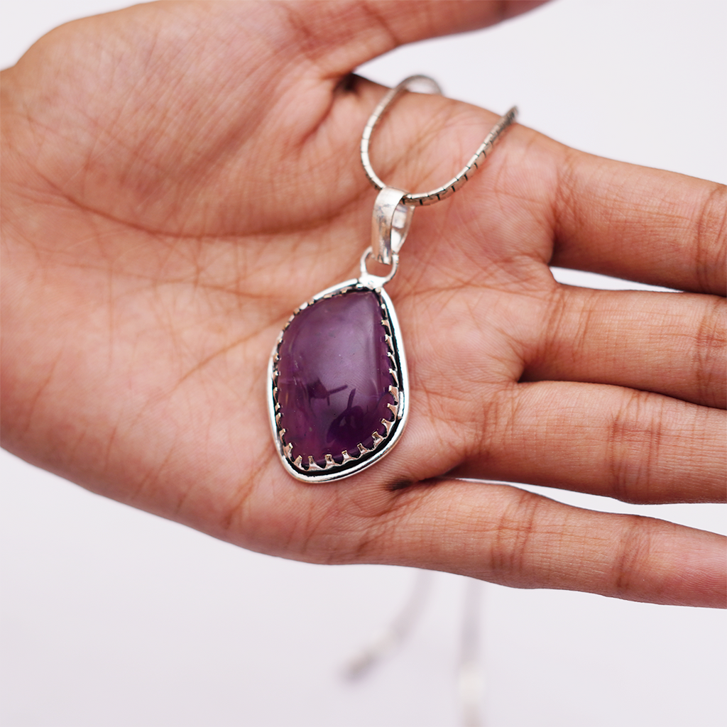 Natural Amethyst Pendant | प्राकृतिक जामुनिया