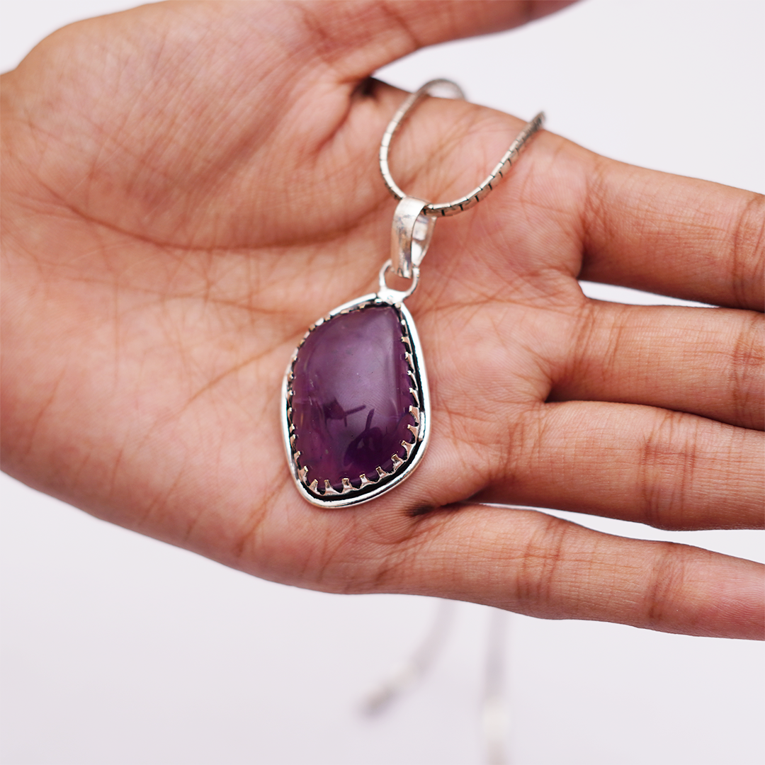 Natural Amethyst Pendant | प्राकृतिक जामुनिया
