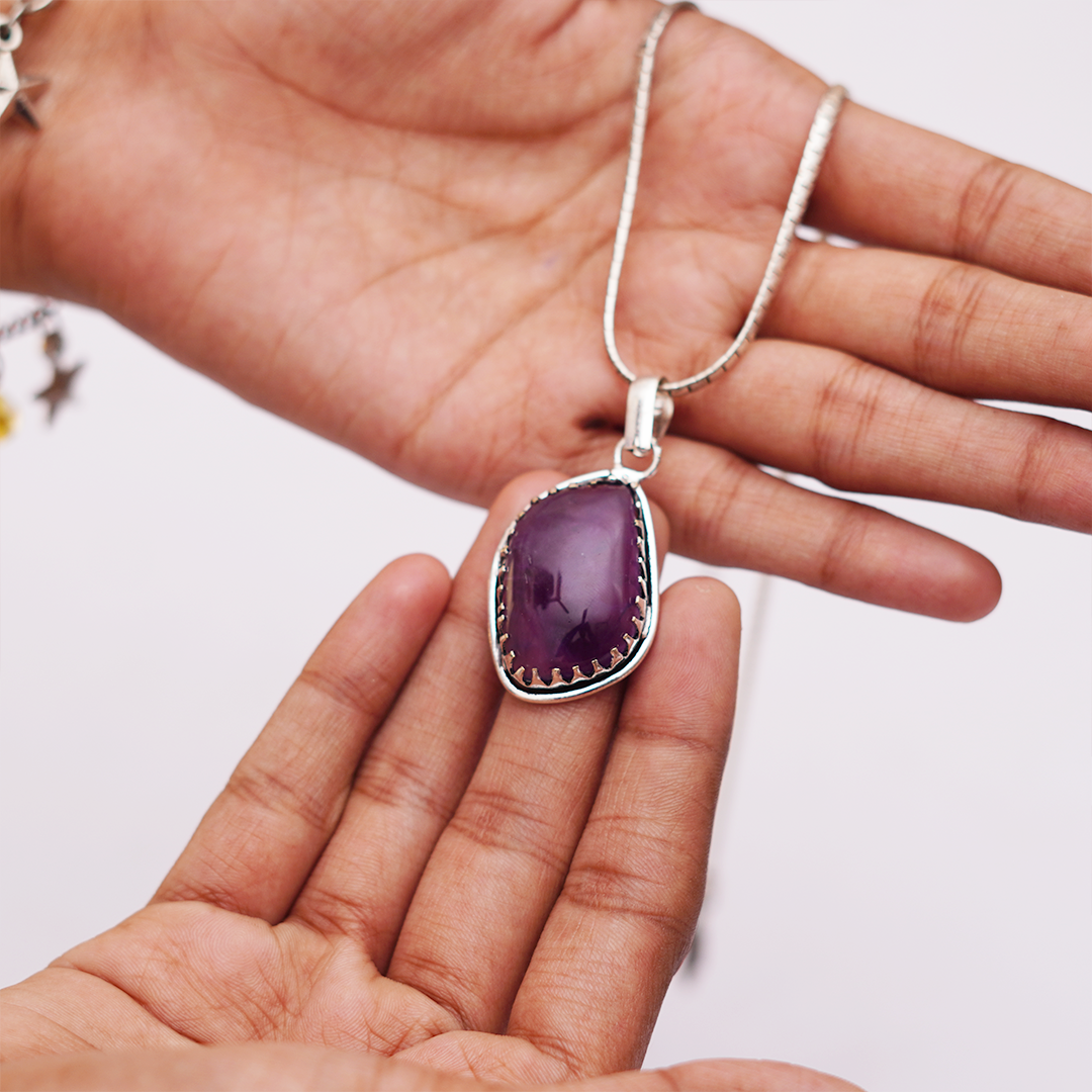 Natural Amethyst Pendant | प्राकृतिक जामुनिया