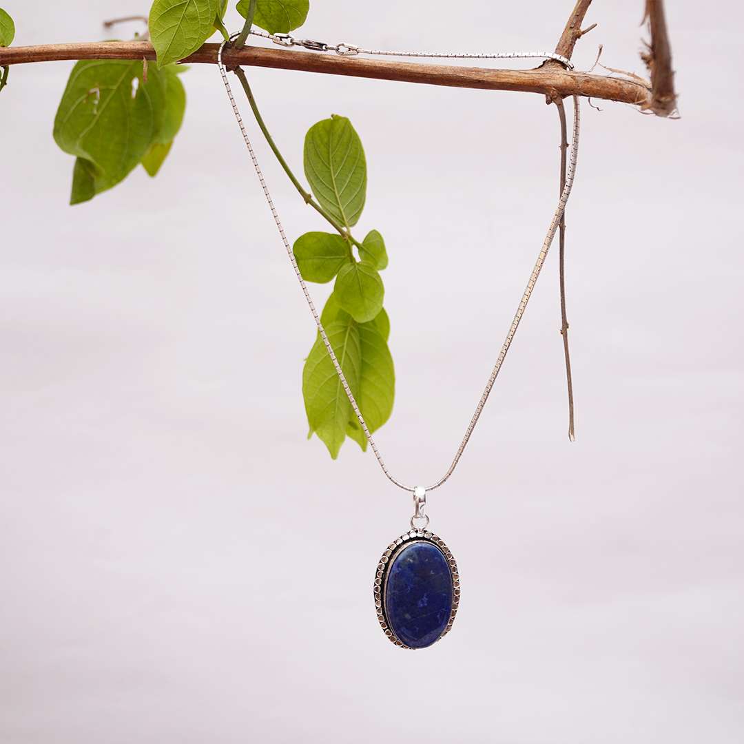 Natural Lapis Lazuli Pendant — प्राकृतिक लैपिस लाजुली पेंडेंट