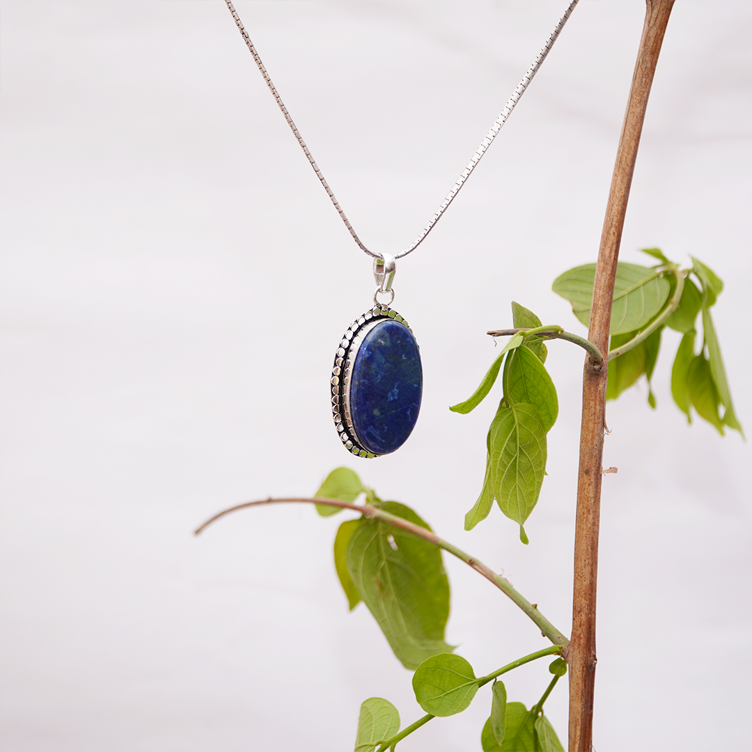 Natural Lapis Lazuli Pendant — प्राकृतिक लैपिस लाजुली पेंडेंट