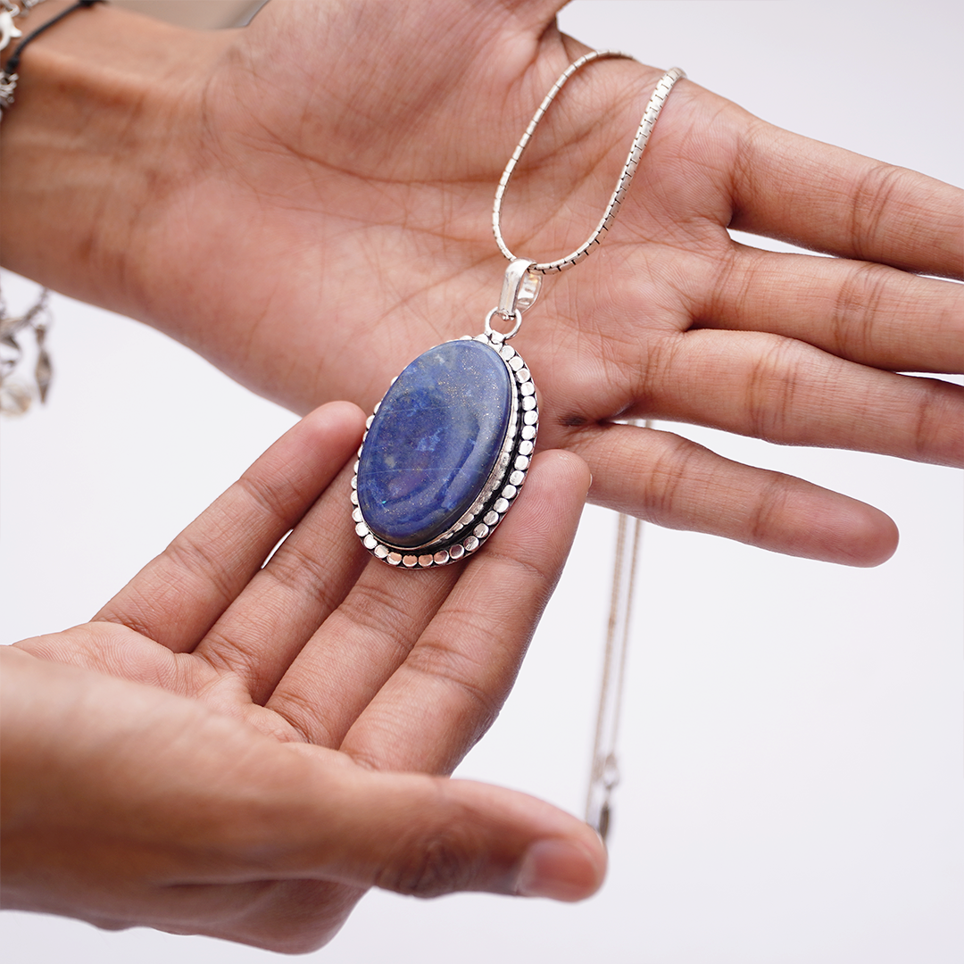 Natural Lapis Lazuli Pendant — प्राकृतिक लैपिस लाजुली पेंडेंट