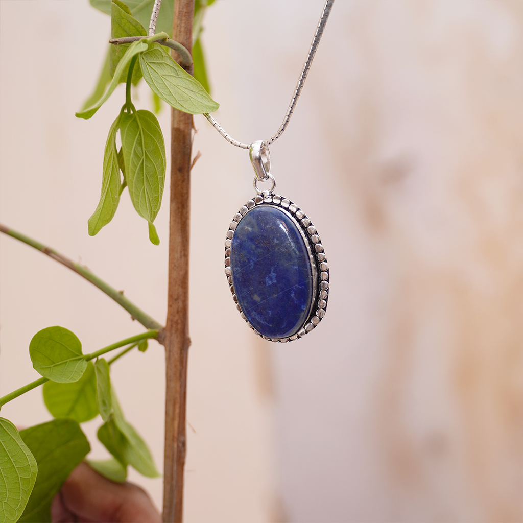 Natural Lapis Lazuli Pendant — प्राकृतिक लैपिस लाजुली पेंडेंट