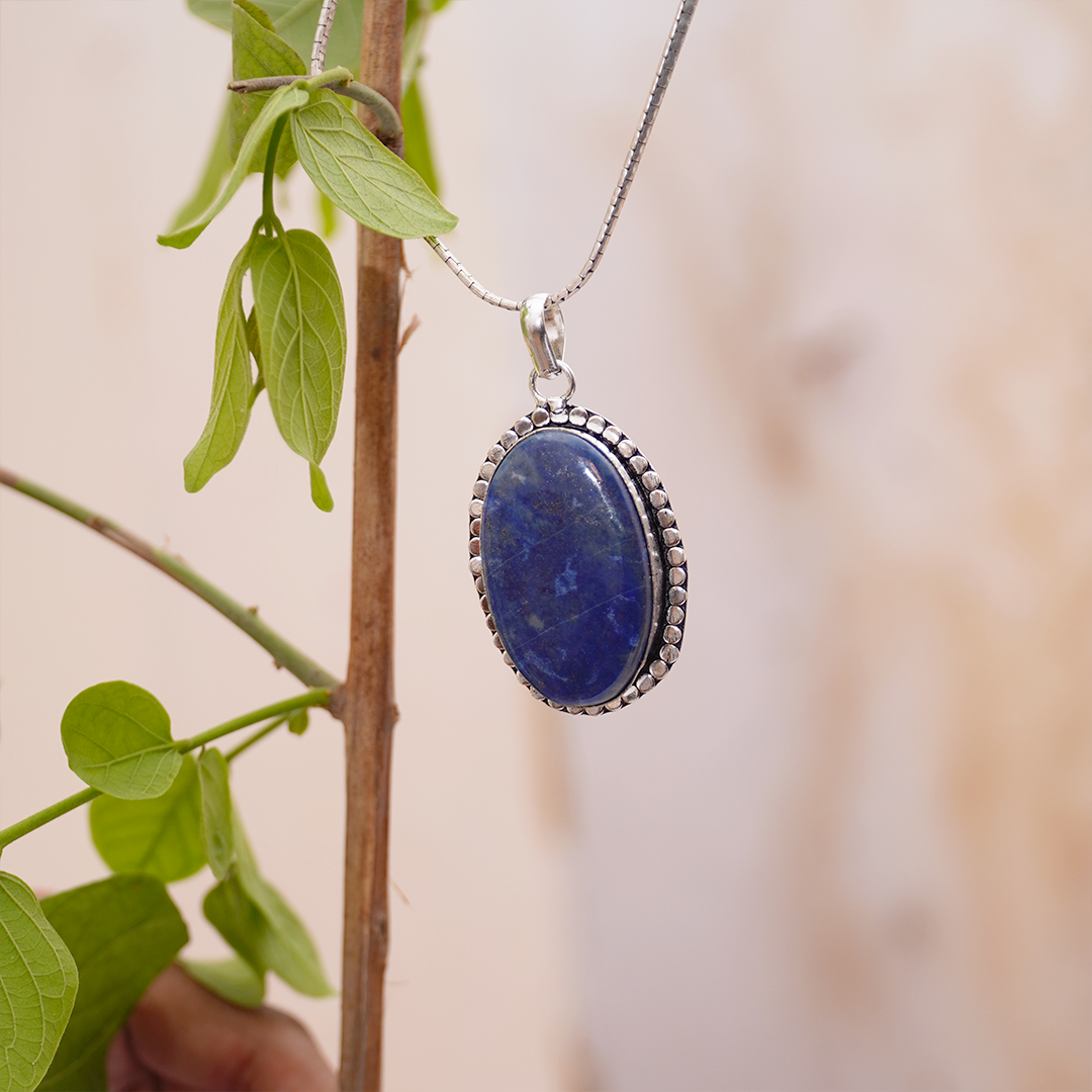Natural Lapis Lazuli Pendant — प्राकृतिक लैपिस लाजुली पेंडेंट