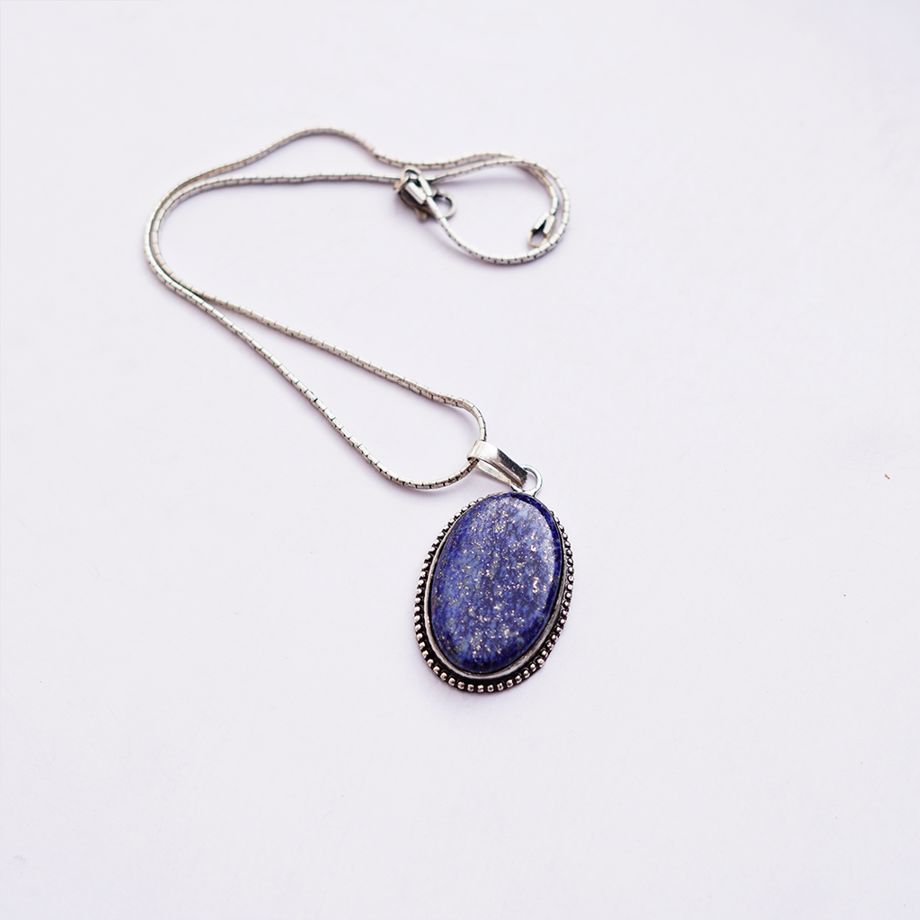 Natural Lapis Lazuli Pendant — प्राकृतिक लैपिस लाजुली पेंडेंट