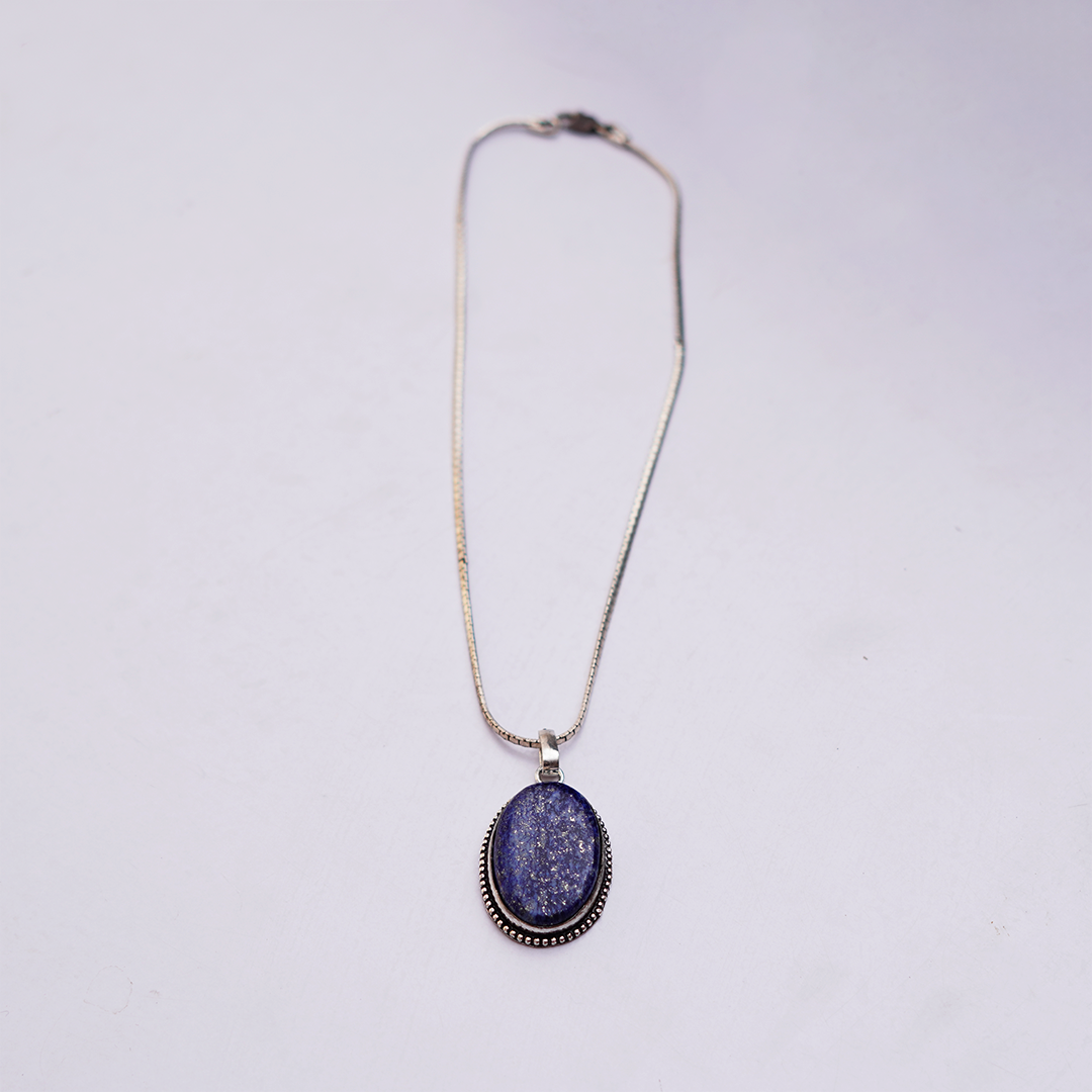 Natural Lapis Lazuli Pendant — प्राकृतिक लैपिस लाजुली पेंडेंट