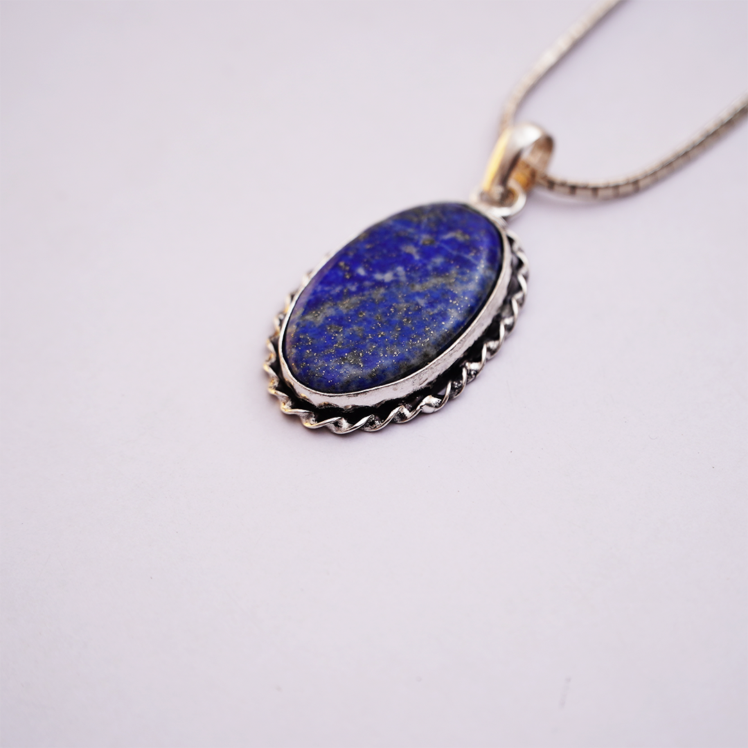 Natural Lapis Lazuli Pendant — प्राकृतिक लैपिस लाजुली पेंडेंट