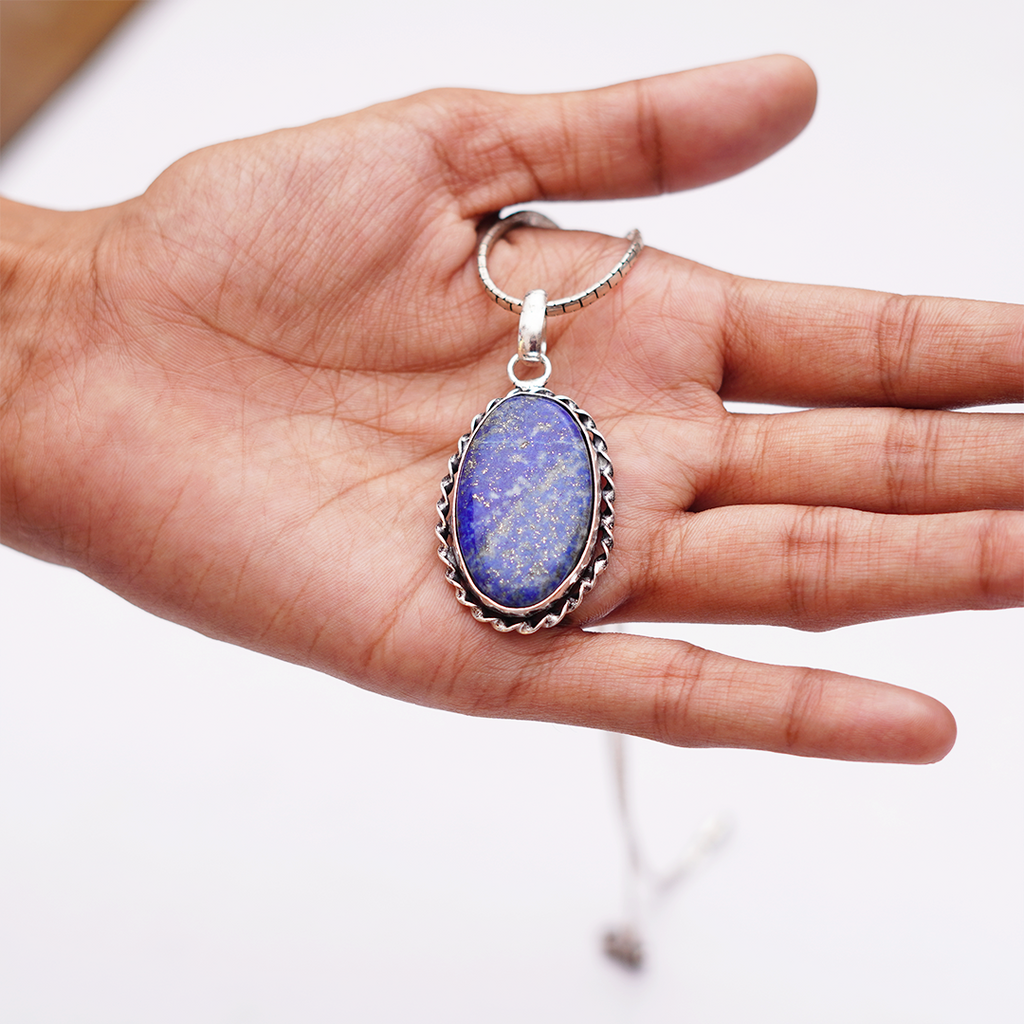 Natural Lapis Lazuli Pendant — प्राकृतिक लैपिस लाजुली पेंडेंट