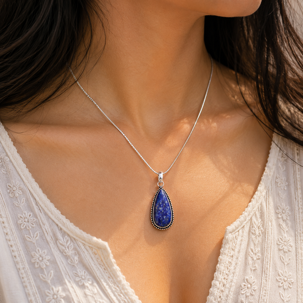 Natural Lapis Lazuli Teardrop Pendant — प्राकृतिक लैपिस लाजुली पेंडेंट