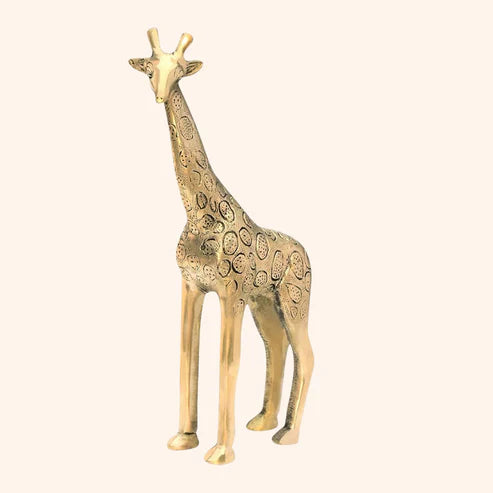 🦒 Golden Giraffe Showpiece – Symbol of Vision, Growth & Balance (23 × 8 cm)