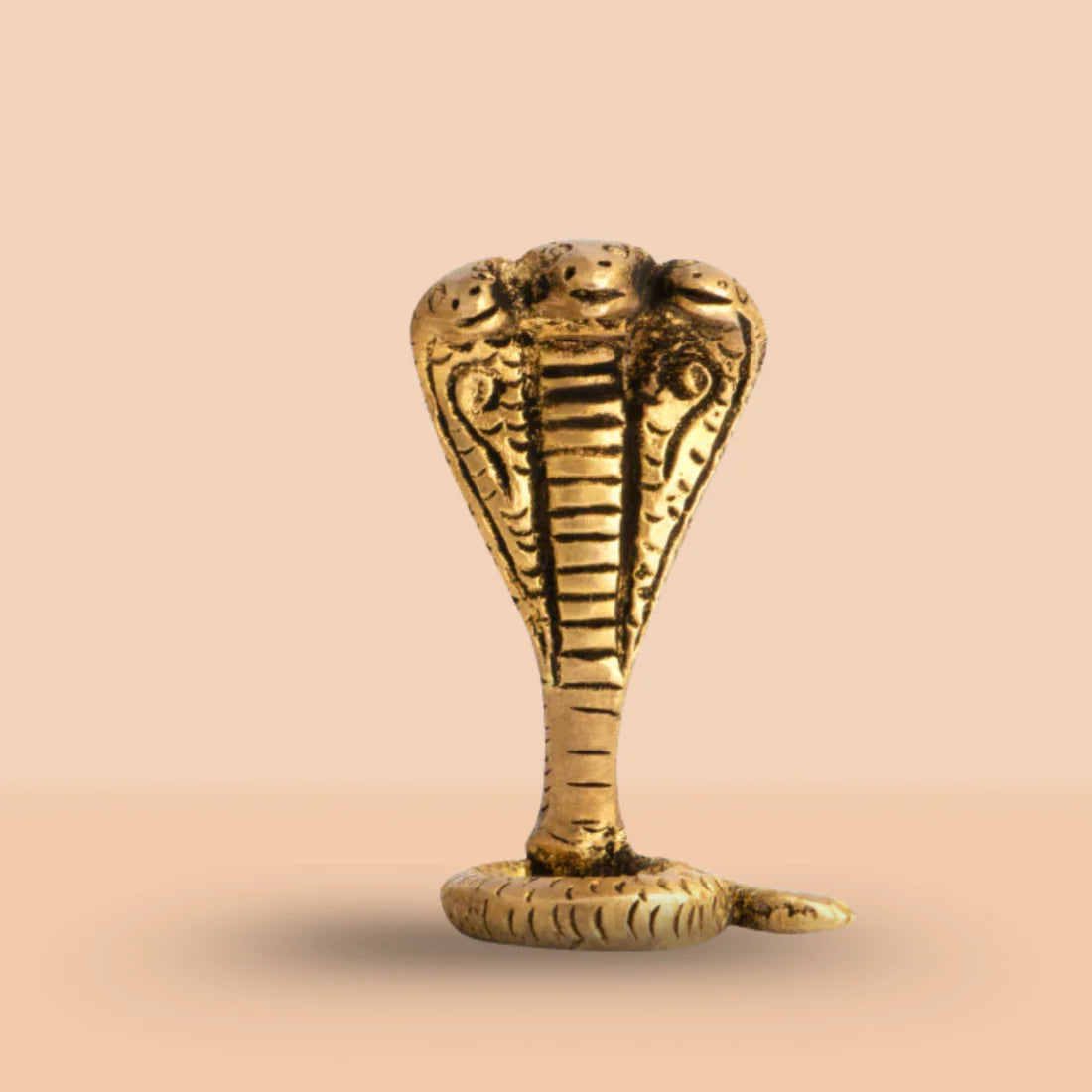 🐍 Golden Snake Idol – Symbol of Protection, Power & Spiritual Energy (5 × 2 cm)